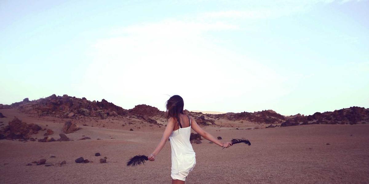 莫兰特一代Scratch配色：爪痕设计真的能激发球场野性吗？