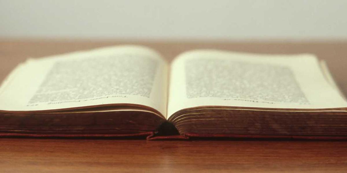 Scratch雷霆战机代码中，如何运用克隆体实现敌机的动态生成与控制？